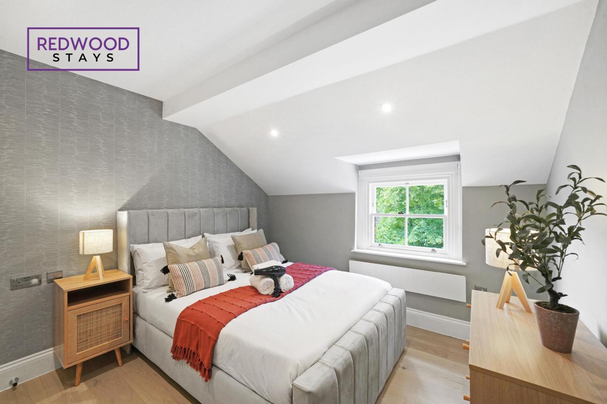 Top Quality 2 Bed 1 Bath Apartments For Contractors By Redwood Stays Reading Luaran gambar