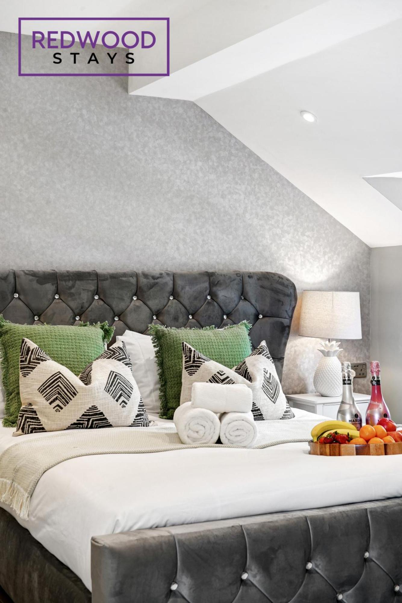 Top Quality 2 Bed 1 Bath Apartments For Contractors By Redwood Stays Reading Luaran gambar