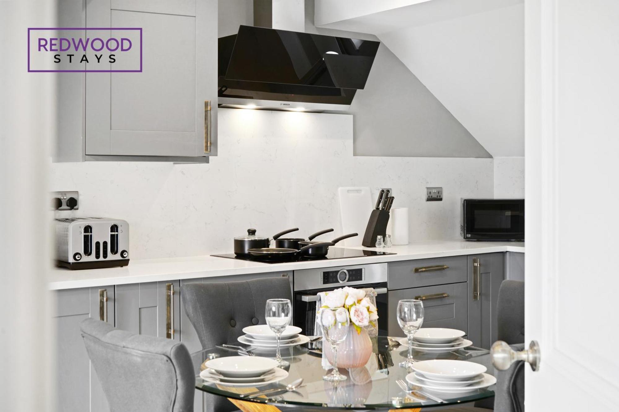 Top Quality 2 Bed 1 Bath Apartments For Contractors By Redwood Stays Reading Luaran gambar
